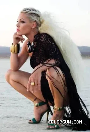 P!nk's Sexy Thighs: A Hot Photo Collection You'll Love