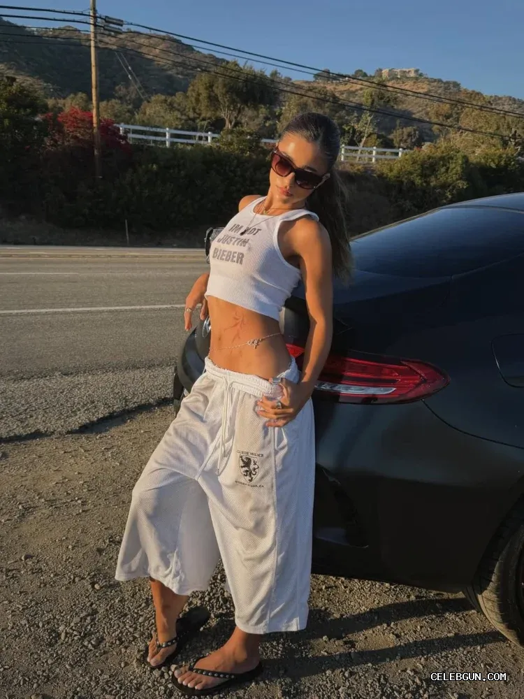 Rayna Vallandingham's Stunning A Cup Petite Boobs Photo Collection