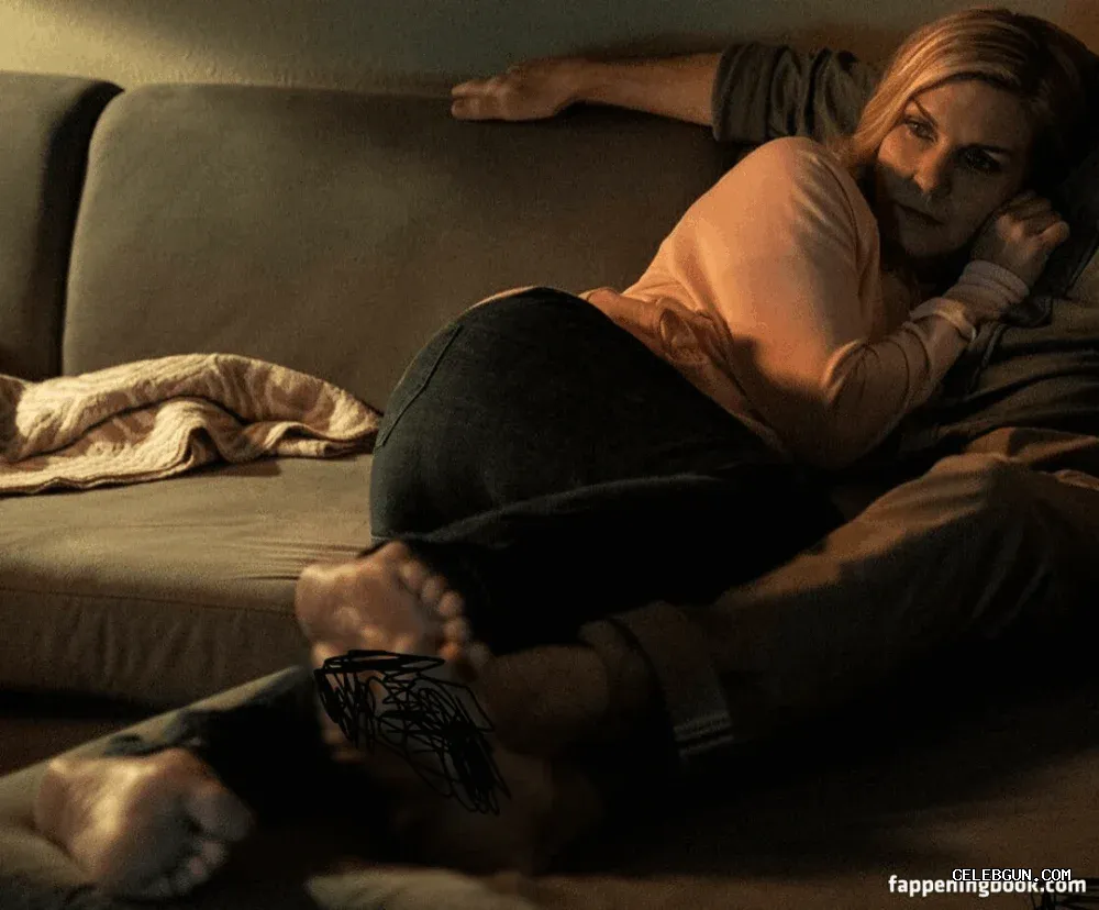Rhea Seehorn's Sexy Ass: Hot Photo Collection You Can't Miss!