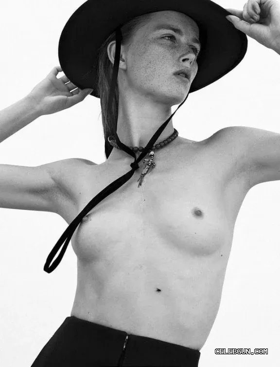 Rianne Van Rompaey's Stunning Nude Photos Collection Featuring Gorgeous Medium