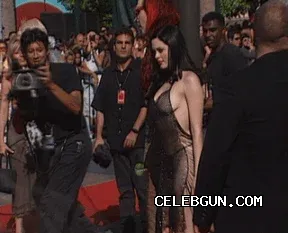 Rose McGowan's Stunning Nude Photos Collection of B Cup Boobs
