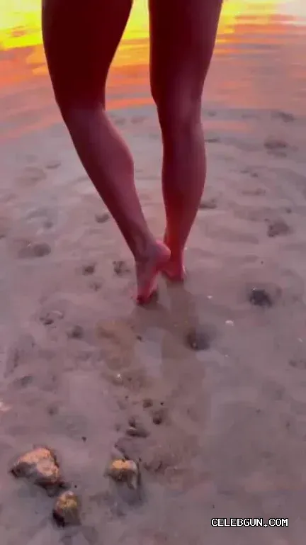 Shantel Van Santen's Sexy Butt: A Hot Collection of Steamy