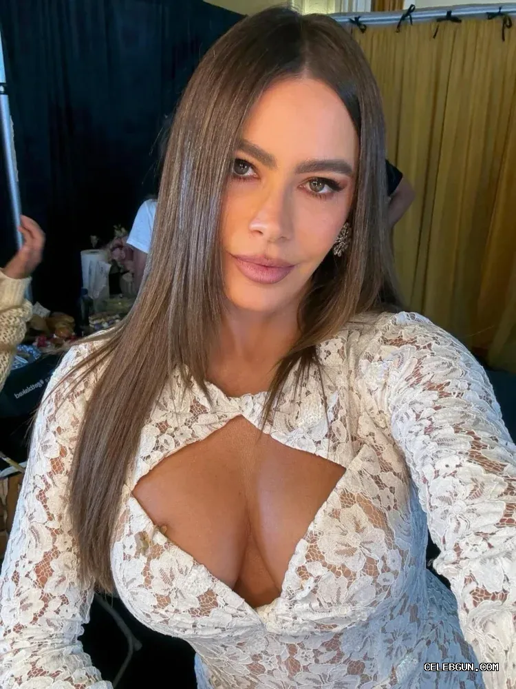 Sofia Vergara's Hot and Sexy Boobs Photo Collection