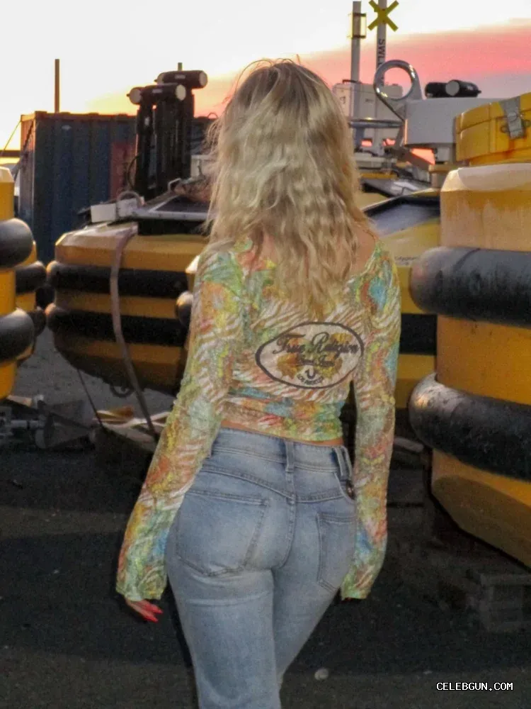 Zara Larsson's Sexy Hot Ass Photos Collection