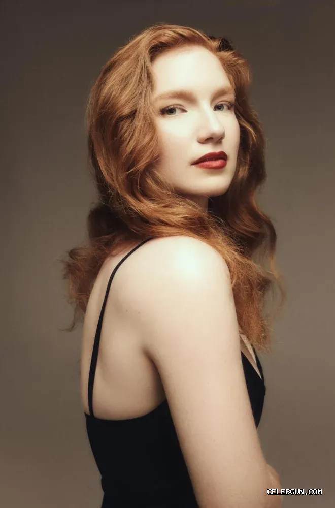 Annalise Nicole Basso's Stunning Boobs: Exclusive Sexy Photo Collection