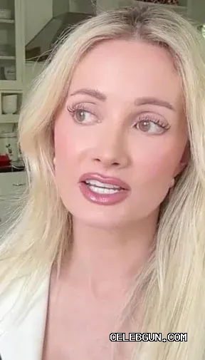 Holly Madison's Stunning Boobs: Must-See Sexy Photo Collection