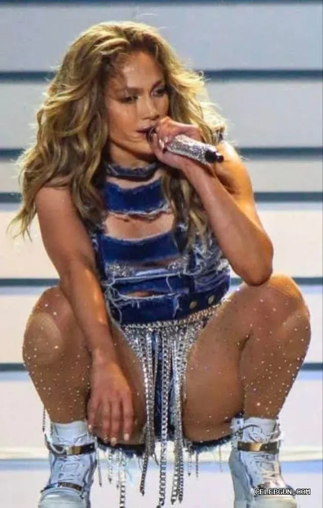 Jennifer Lopez's Hot and Sexy Thighs Photo Collection