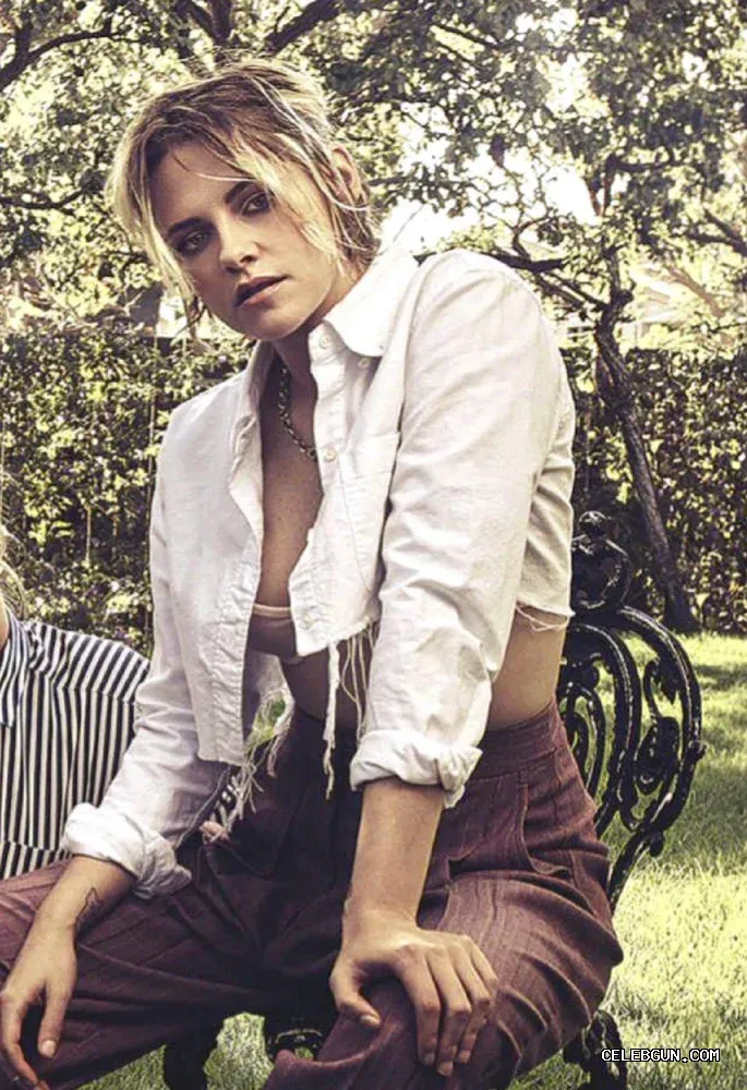 Kristen Stewart's Stunning Petite Boobs Collection: Revealing Nude Photos to
