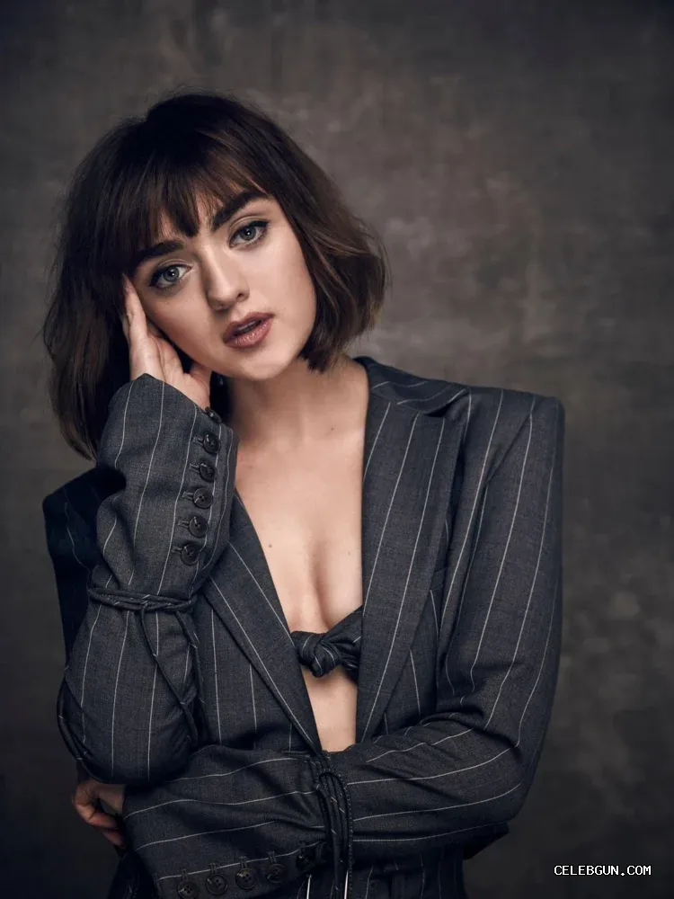 Maisie Williams Reveals Her A Cup Collection of Petite Boobs