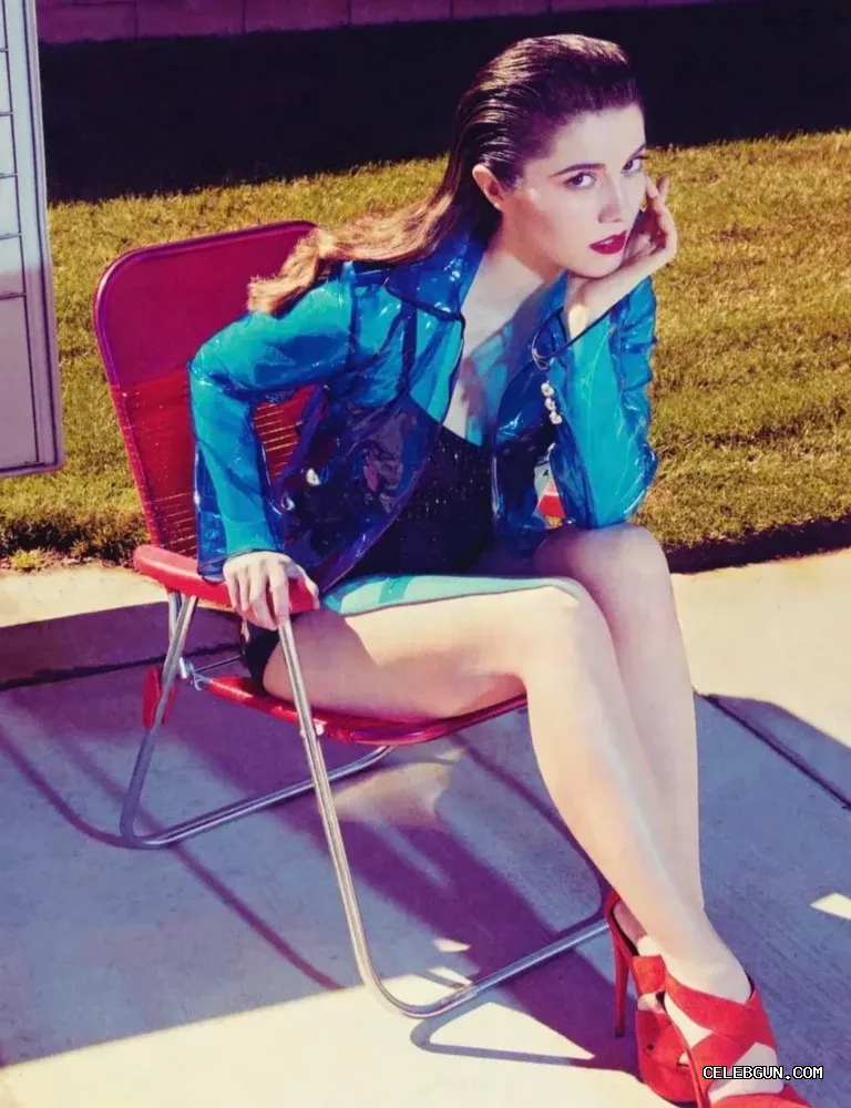 Mary Elizabeth Winstead's Sexy Thighs: Must-See Hot Photo Collection!