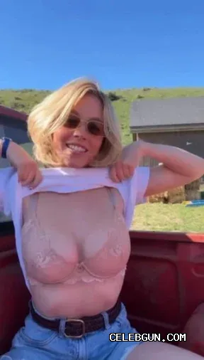 Sydney Sweeney's Stunning Sexy Boobs Photo Collection